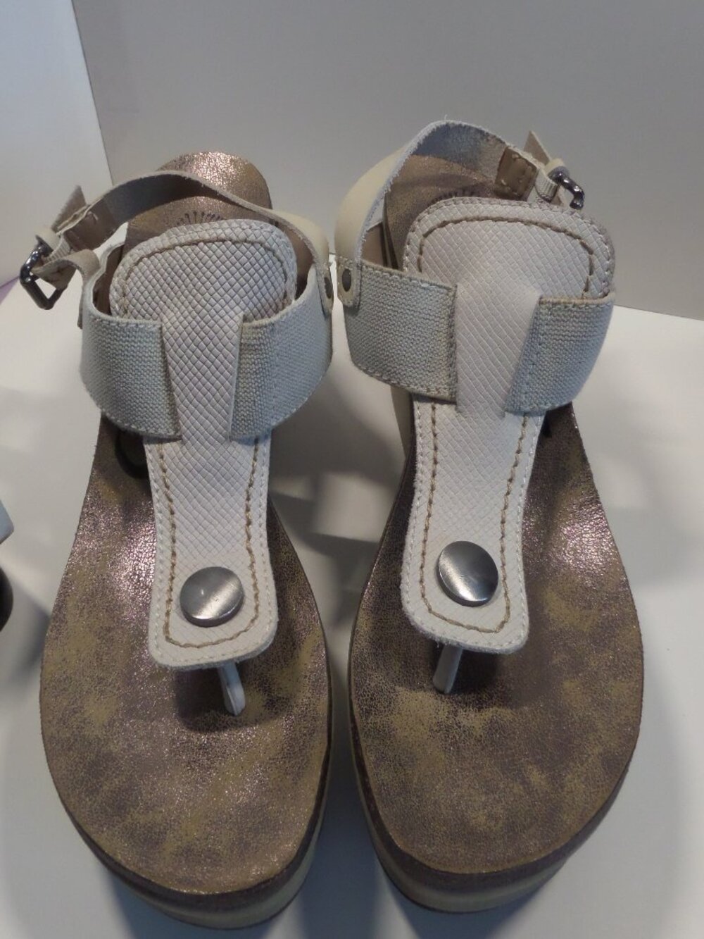 OTBT Joyride Dove Grey Leather Platform Wedge Sandals Size 9.5 - NEW